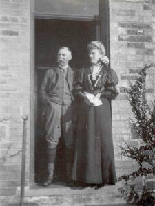 William Edmund and Hannah Pitt Downing (née Showell), Llanbrynmair, 1905