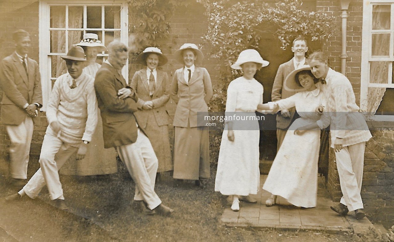 After a picnic, 14 Aug 1915. Wilmot is fourth on the left