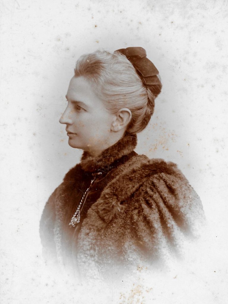 Fanny Downing, c. 1890. Photo by Charles Speight, 10 The Broadway, Kettering