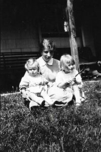 Elizabeth Dekeuwer with Pam and Hazel, c. 1924