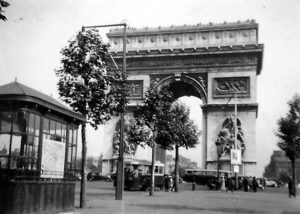 L'Arc de Triomphe, Paris, 1937